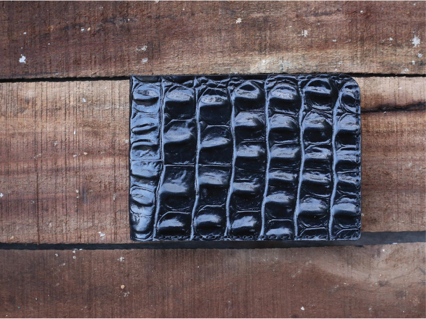 Glossy Cow Leather Bifold Premium Wallet for Men with Crocodile - Le Mesh