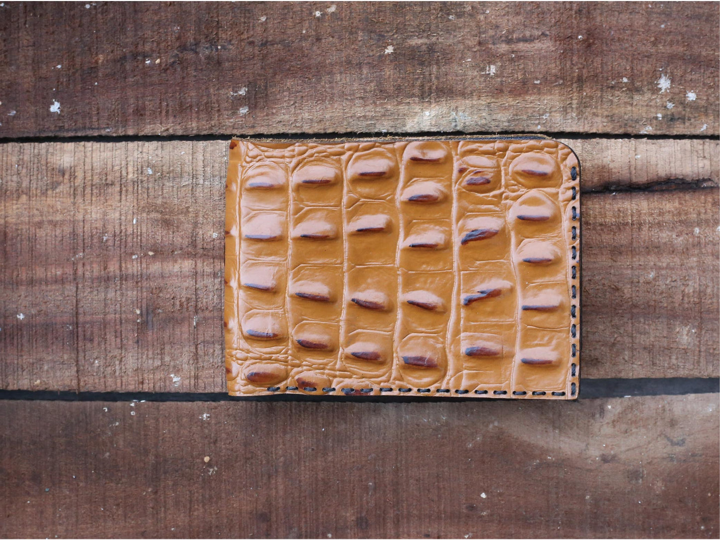 Glossy Cow Leather Bifold Premium Wallet for Men with Crocodile - Le Mesh