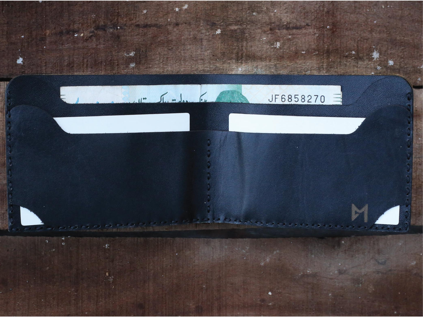 Glossy Cow Leather Bifold Premium Wallet for Men with Crocodile - Le Mesh